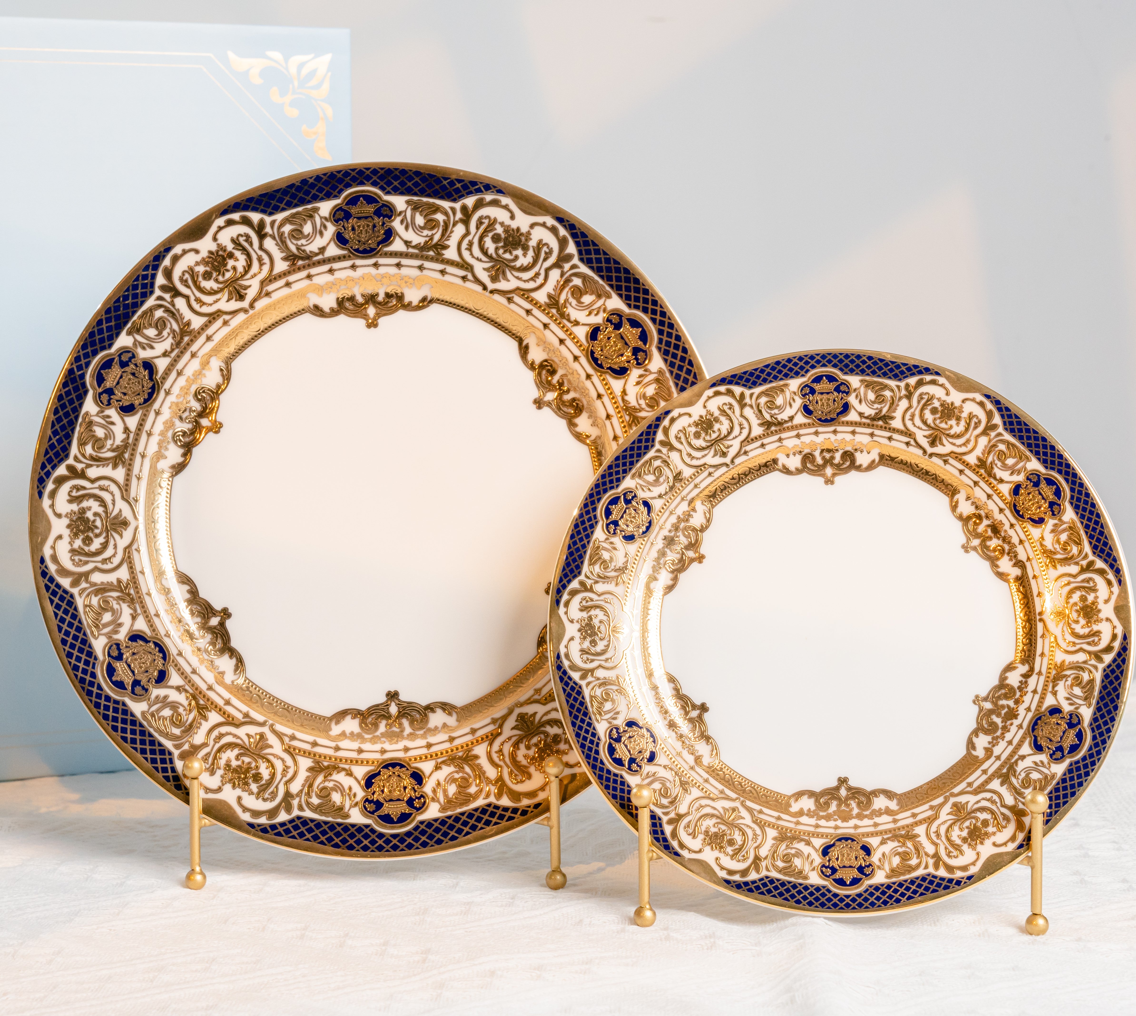 Aurora Deluxe Embossed Gold Bone china Plates and Bowls Set for 4